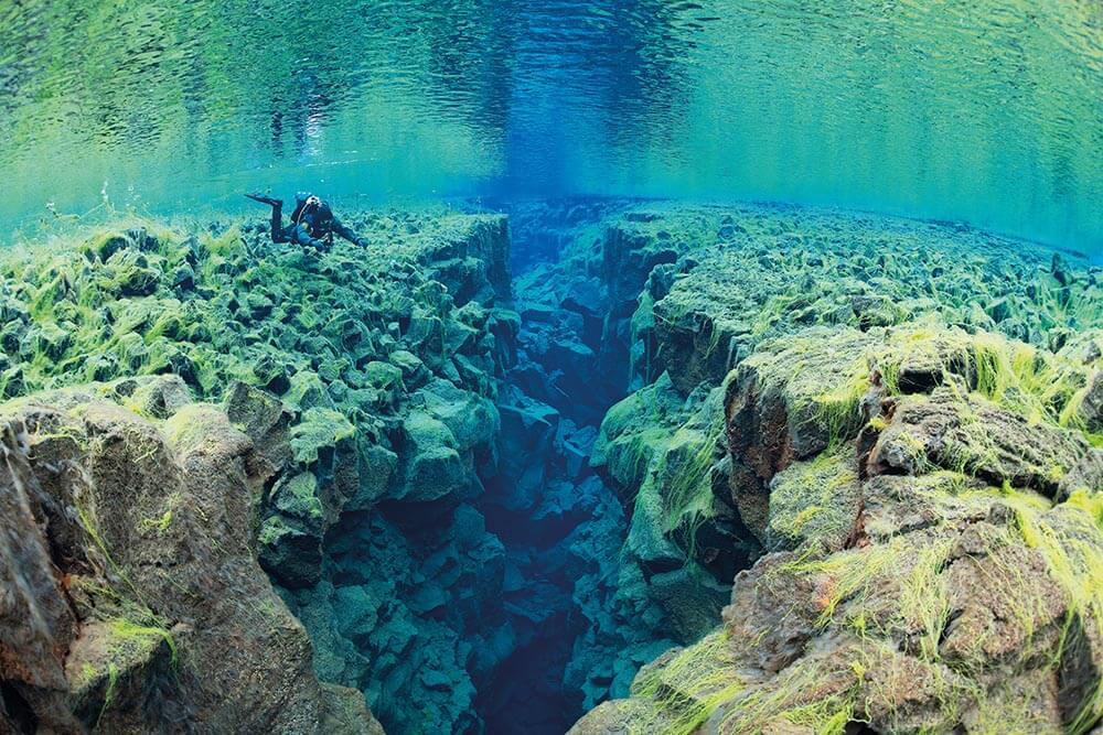 scuba diving Iceland's Silfra Fissure