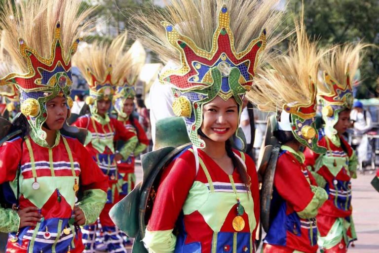 Scuba Diving The Philippines | Topside Activities - DIVE Magazine