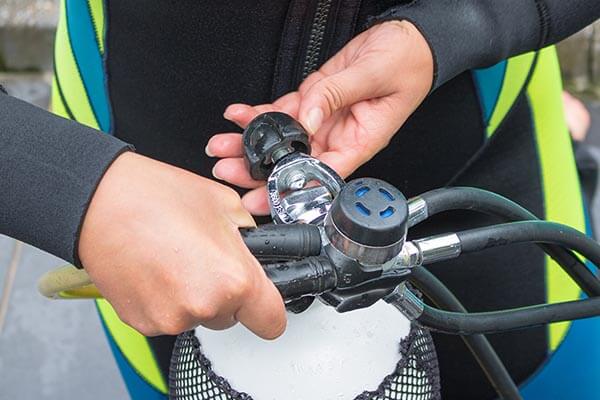 Buying your first scuba diving regulators