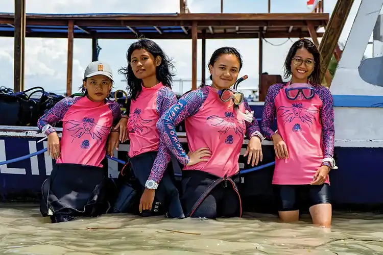 Taking the Lead – the women of Indonesia’s Coral Catch