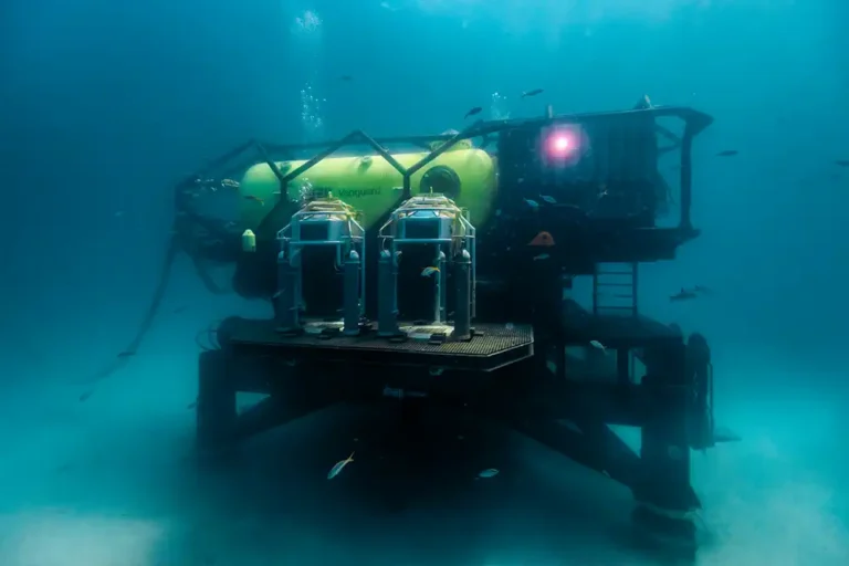 DEEP deploys underwater research habitat in Florida Keys
