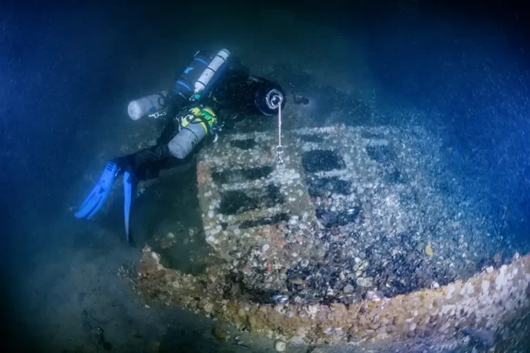 DV Tenacious team discovers ST Seiner steam trawler