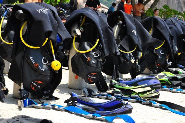Buying your first dive equipment – the basics