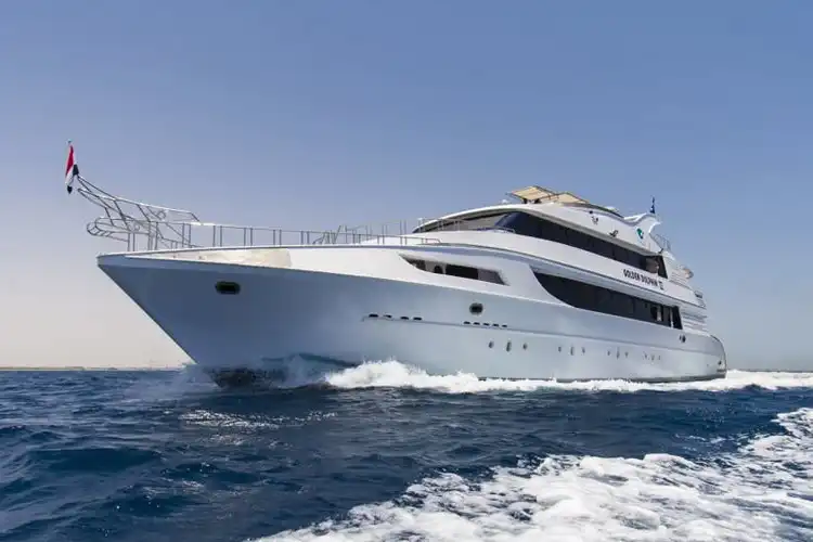 Red Sea liveaboard Golden Dolphin III destroyed by fire