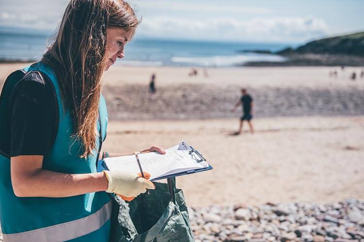 mcs great british beach clean volunteer records her findings