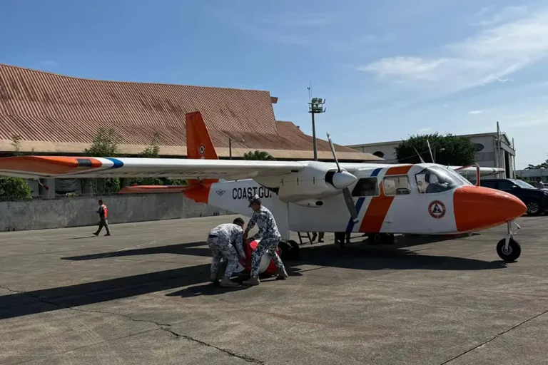 Huge Search and Rescue operation underway for missing Philippines divers and crew