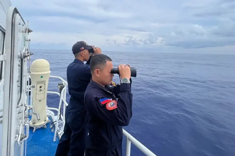 Six bodies recovered in search for missing Philippines divers