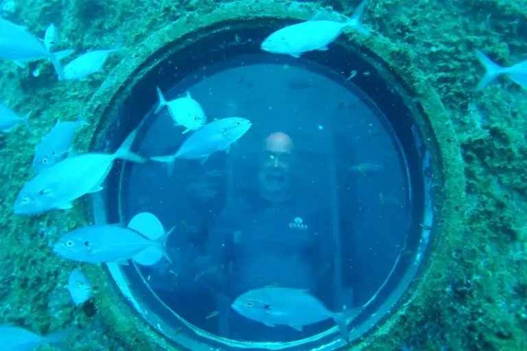 New Guinness World Record for Living Underwater