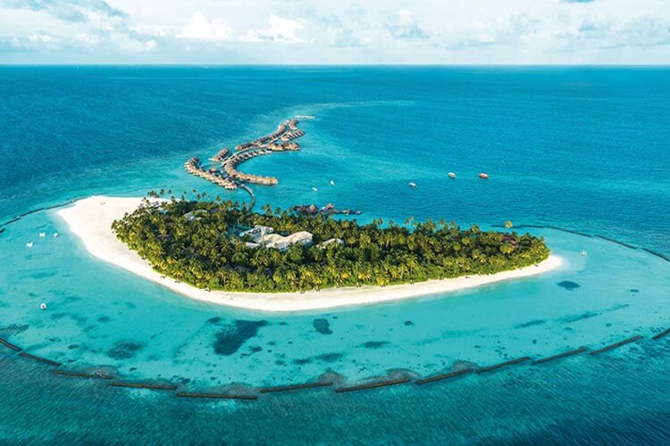 Aerial view of halaveli reosrt in the maldives