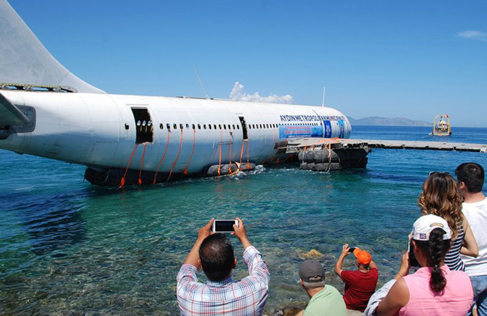Air liner prepared to be sunk as an artificial reef